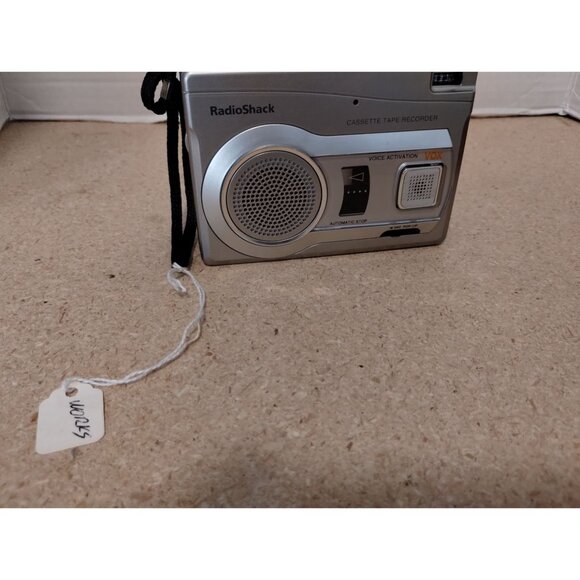 RadioShack CRT-122 Working Cassette Tape Recorder Voice Activation & Carry Strap - Picture 4 of 6